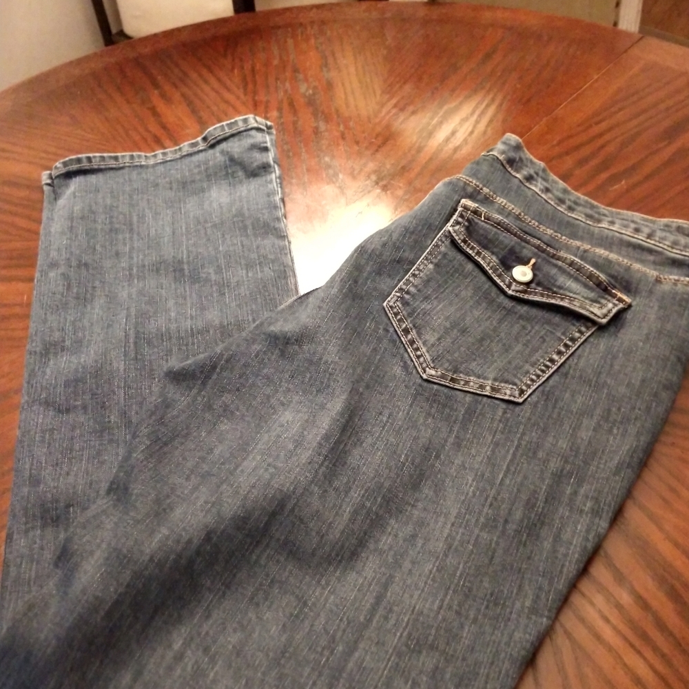 Bandolino jeans.